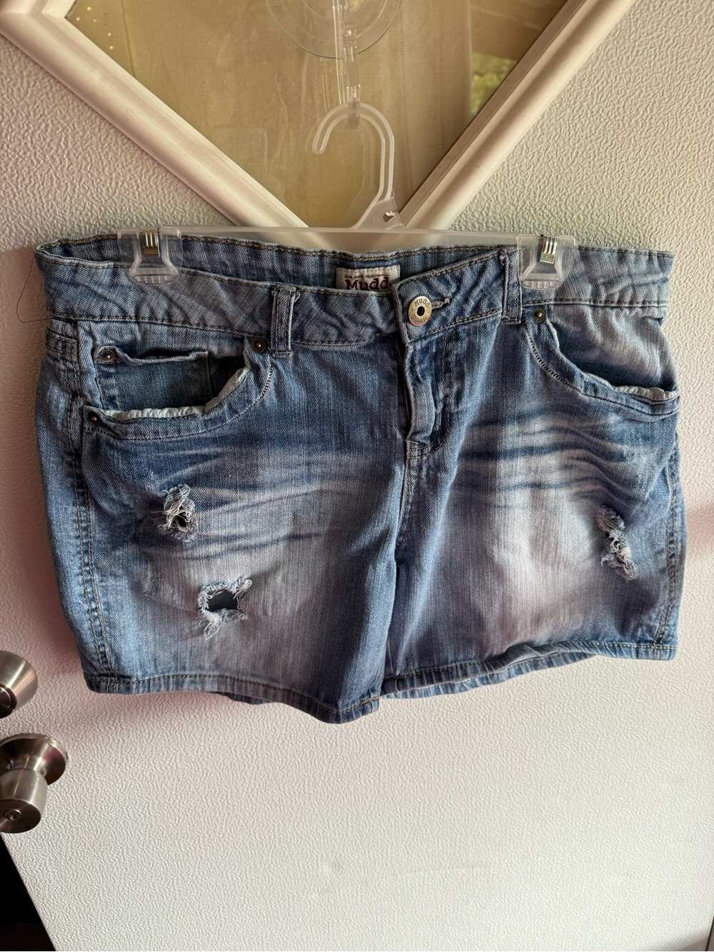 Mudd Juniors Size 17 Distressed Denim Shorts Light Wash Stretch Y2K